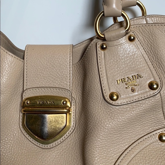 Authentic Prada Ivory Pushlock Tote Vitello Daino Medium Buckle bag - Picture 2 of 11